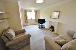 LIVING ROOM- click for photo gallery